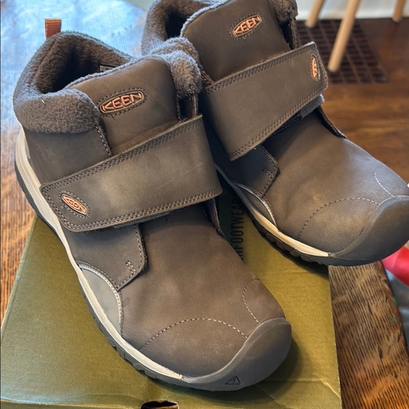 KEEN Kids Gray Winter Boots - Picture 1 of 7